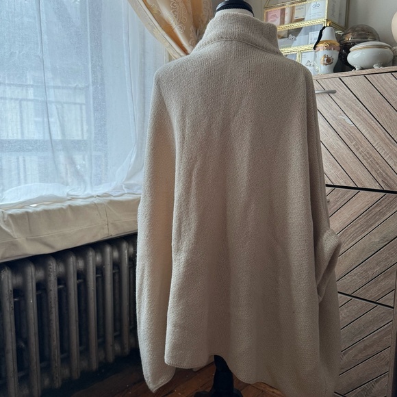 Steve Madden Poncho/Shawl/Cape - Picture 3 of 5